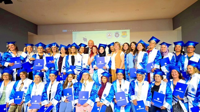 Açık Üniversite Programı İlk Mezunlarını Verdi