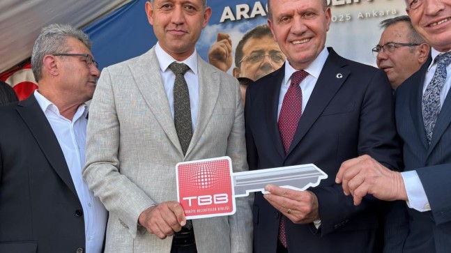Çamlıyayla Belediyesi’ne Yeni İş Makinesi Hibe Edildi
