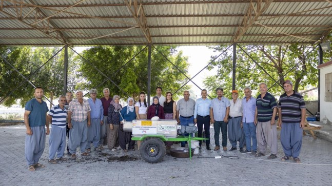 Mersin Büyükşehir’den Tarsus Sucular Mahallesi’ne Üzüm Sıkma Makinesi Desteği