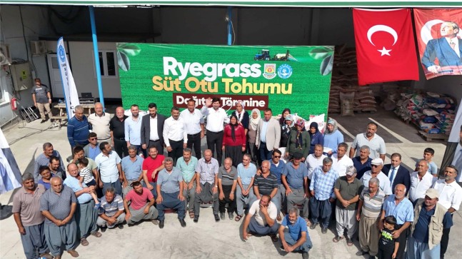 Tarsus Belediyesi 109 Aileye Ryegrass ve Süt Otu Tohumu Dağıttı