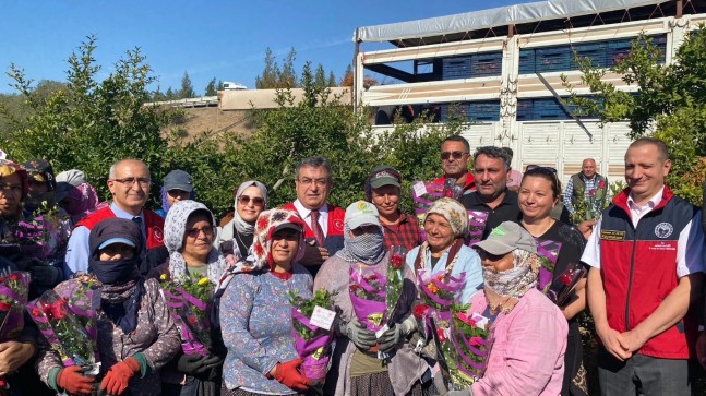 Dünya Kadın Çiftçiler Günü Nar Hasadı Etkinliğiyle Kutlandı