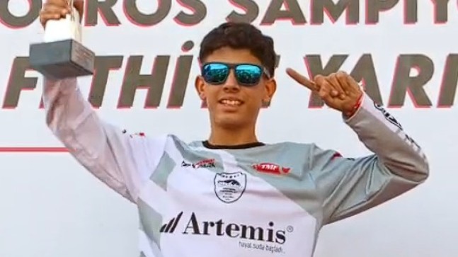 Tarsuslu Berkay Sarı Türkiye Birincisi Oldu