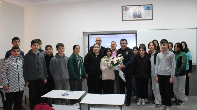 İl Emniyet Müdürü İdris Yılmaz ve İlçe Emniyet Müdürü Ali Kaplan’dan “İyiliklerle Dalgalan Türk Bayrağım” Projesine Anlamlı Ziyaret