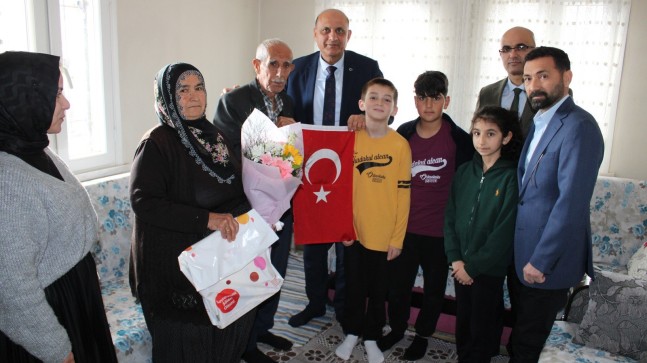 Tarsus İlçe Milli Eğitim Müdürlüğü’nden Şehit Ailelerine Bayram Ziyareti
