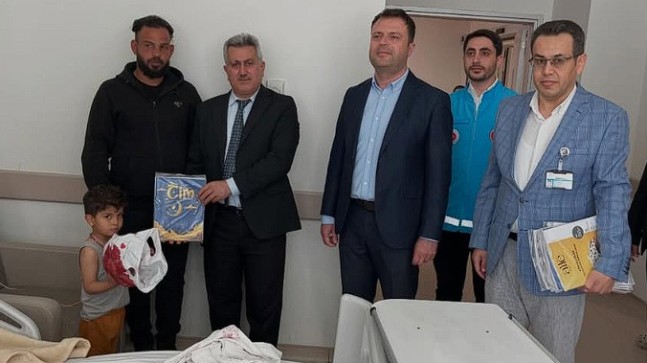 Tarsus Devlet Hastanesi’nde Minik Hastalara Bayram Ziyareti