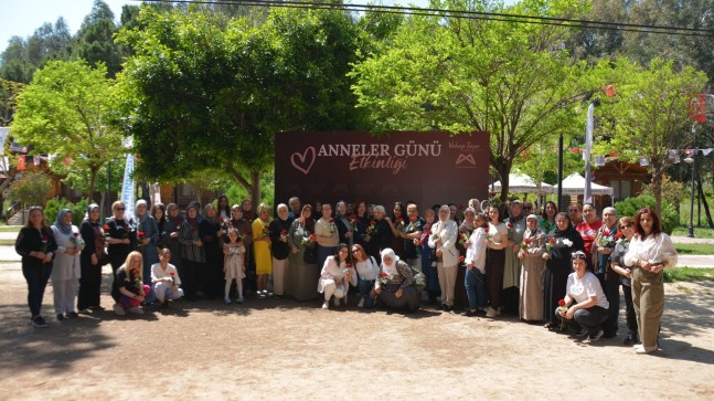MERAL SEÇER, ANNELER GÜNÜ’NDE ŞEHİT ANNELERİYLE BİR ARAYA GELDİ