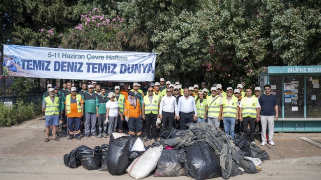 Mersin Büyükşehir Belediyesi’nden Sahillerde Temizlik