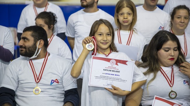 Özel Gereksinimli Çocuklar ve Gençler Floor Curling Sporu ile Tanıştılar