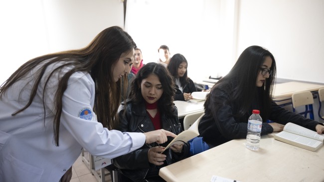 Üniversite Adayı Öğrencilere “Hızlı Okuma Teknikleri”