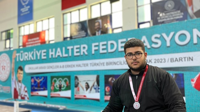 Tarsus Fatih Anadolu Lisesi Öğrencilerinden Yaşar Samet Avcıoğlu Halter Branşında Türkiye Üçüncüsü Oldu