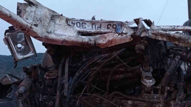 FRENİ PATLAYAN TIR’IN SÜRÜCÜSÜ HAYATINI KAYBETTİ