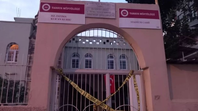 TARSUS’TA DEPREMDEN ETKİLENEN CAMİLER KAPATILDI