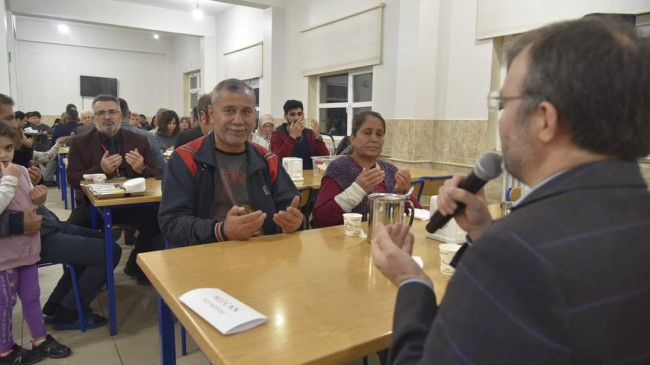 Tarsus Müftüsü Ali Can Depremzedelerimizle  İftar Yaptı