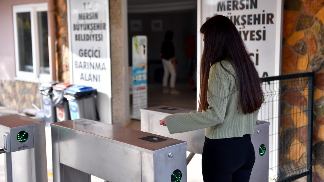 Büyükşehir’in Davultepe’deki Geçici Barınma Alanı’nda 518 Depremzede Barınıyor