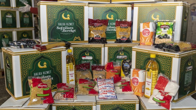 Büyükşehir’in Ramazan Kolileri Sofralara Bereket Oluyor