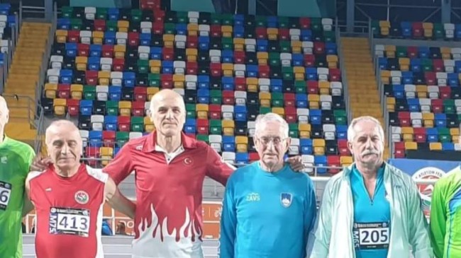 Dr. Ali CERRAHOĞLU ;”Balkan Master Atletizm Salon Şampiyonası”nda Rekor Kırarak Birinci Oldu