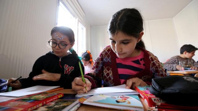 Bakan Özer açıkladı: ”Depremde ailesini kaybeden öğrencilere burs verilecek”