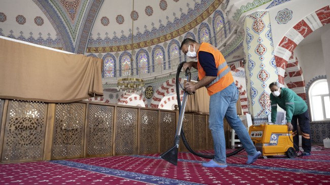 Büyükşehir Bayram Öncesi Mezarlık Ve İbadethane Temizliklerini Tamamladı