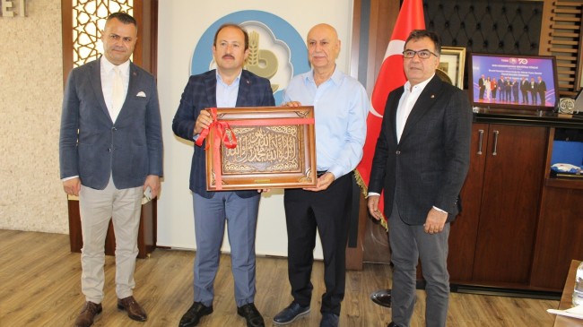 Vali Ali Hamza PEHLİVAN, Tarsus Ticaret Borsası’nı  Ziyaret Etti