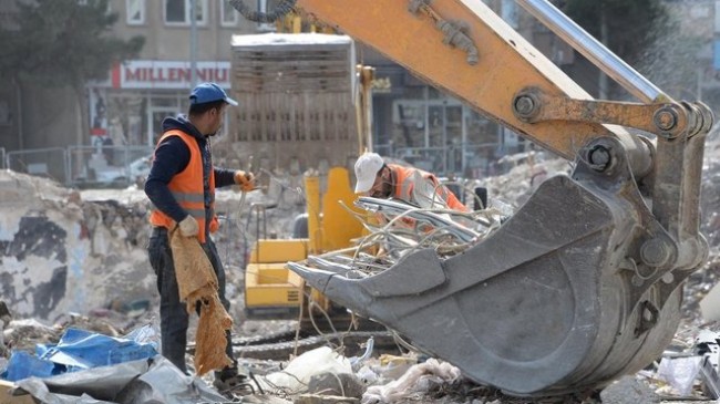 Depremde Yıkılan Galeria Sitesi’nin Projelere Aykırı İnşa Edildiği Kapsamlı Bilirkişi Raporunda