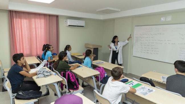 Büyükşehir Sınav Öncesi De Sonrası Da Öğrencilerin Yanında