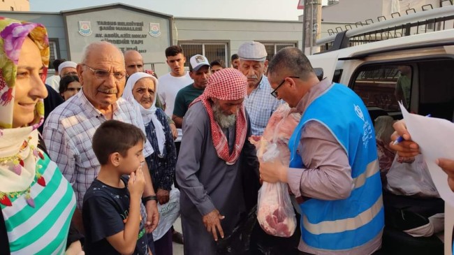 Tarsus Müftülüğü 105 Adet Kurban Kesimi Yaparak Muhtaç Ailelere Dağıttı