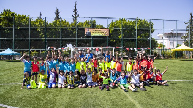 Büyükşehir’in Futbol Kursuyla Çocuklar Yazı Sportif Geçiriyor
