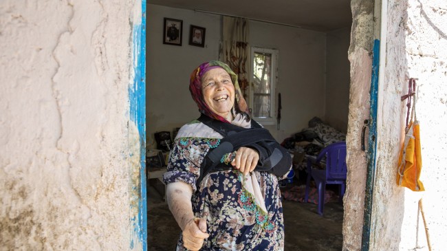 Büyükşehir Ekipleri Bu Kez Hanım Teyze’ye Derman Oldu