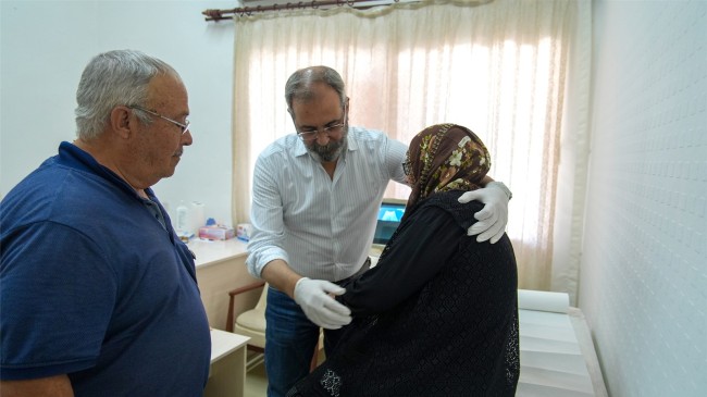 BAŞKAN BOZDOĞAN, VATANDAŞLARIN SAĞLIK SORUNLARINI DİNLEMEYE DEVAM EDİYOR