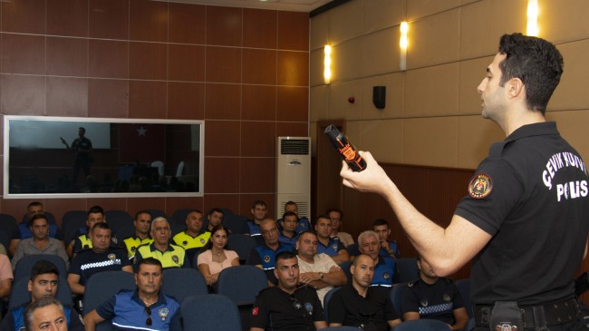 Büyükşehir’in Zabıta Ekipleri ‘Göz Yaşartıcı Gaz Sprey Kullanımı Üzerine Eğitim Aldı