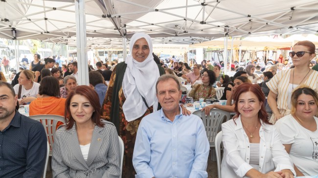 Başkan Seçer Ve Meral Seçer, “Evimiz Atölye Projesi”nde Eğitim Alan Kadınlar Ve Çocuklarıyla Buluştu