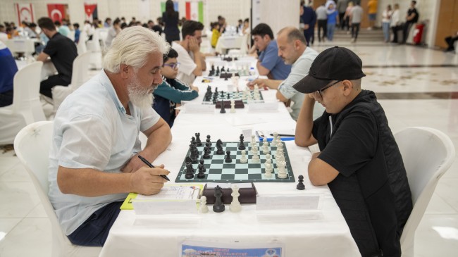 Büyükşehir’in Satranç Turnuvasında İlk Hamleler Yapıldı