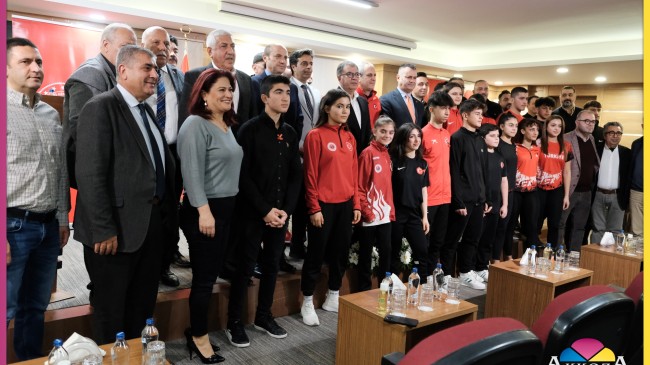 2023 Yılında Ulusal ve Uluslararası Şampiyonlarda Başarı Gösteren Tarsuslu Sporculara Ödül Töreni Düzenlendi