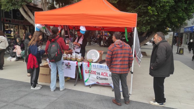 Yetimler Vakfı Tarsus’ta Gazze İçin Yardım Standı Kurdu