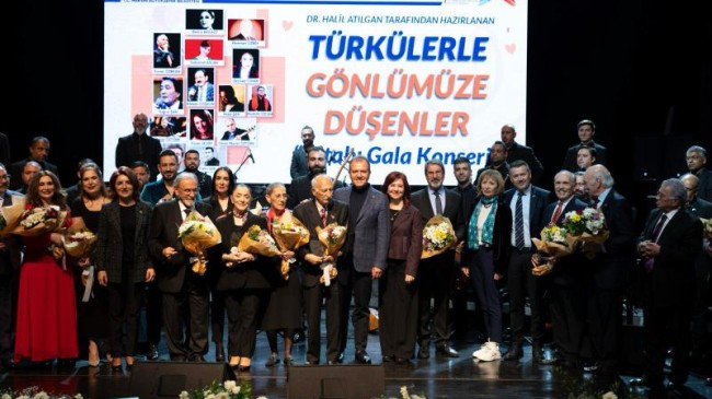 Başkan Seçer ve Eşi Meral Seçer, “Türkülerle Gönlümüze Düşenler Kitabı Gala Konseri”Ne Katıldı