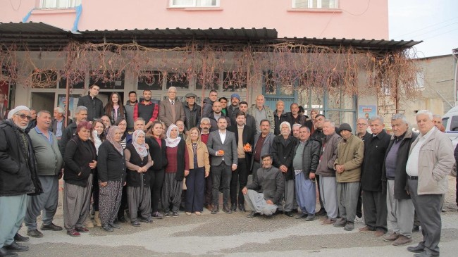 İLÇE BAŞKANI SELAHATTİN ŞAHİN: “1 NİSAN SABAHI TARSUS’UN YÜZÜ YENİDEN GÜLECEK!”