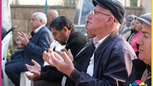 MERSİN BÜYÜKŞEHİR BELEDİYESİ TARSUS ŞEHİR MEZARLIĞINDA, DEPREMDE HAYATINI KAYBEDEN VATANDAŞLARIMIZ İÇİN KURAN OKUTTU