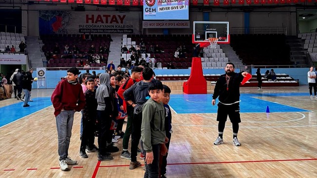 İDEAL BASKETBOL HATAY’DA DEPREMZEDE SPORCULARLA BİR ARAYA GELDİ