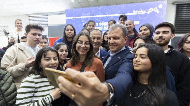 Seçer, Erdemli Kurs Merkezi’nde Eğitim Gören Öğrencilerin Aileleriyle Buluştu