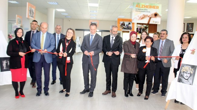 Mersin Alzheimer Derneği Tarsus Grubu’nun Fotoğraf ve Resim Sergisi Açıldı