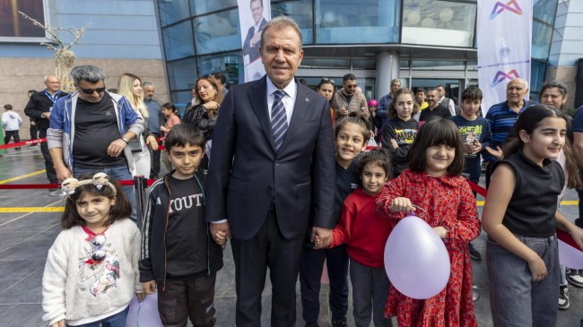 Başkan Seçer, Mersin Halkıyla Bir Araya Gelmeyi Sürdürüyor