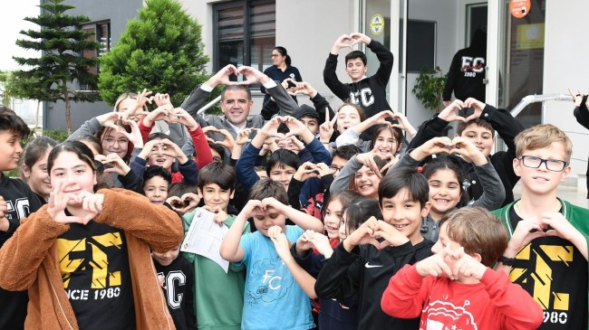 CHP’li Tuncer, Her Koşulda Gençlerin ve Eğitimcilerin Yanında Olacağını Vurguladı