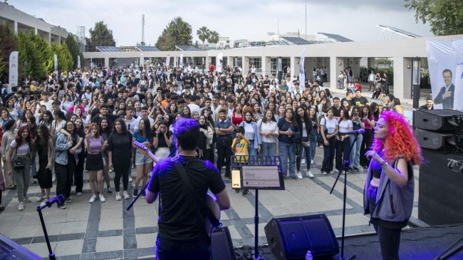 Gençler Sınav Stresini Büyükşehir’in Konserinde Attı