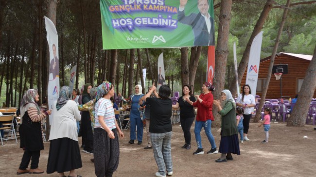 Büyükşehir Kentin Dört Bir Yanında Anneler Günü’nü Kutladı