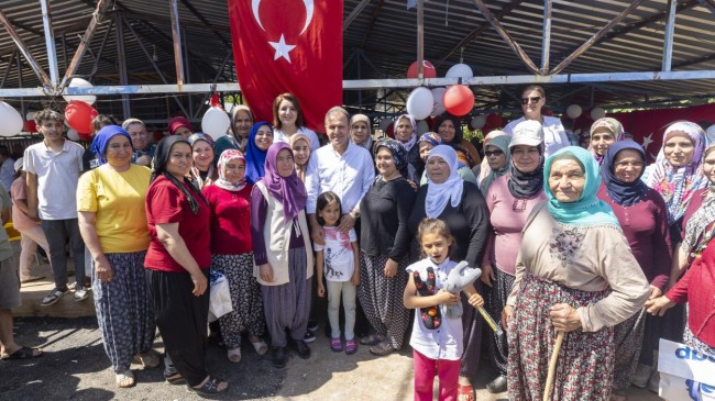 Başkan Seçer, Bayram Dolayısıyla Erdemli Halkıyla Bir Araya Geldi