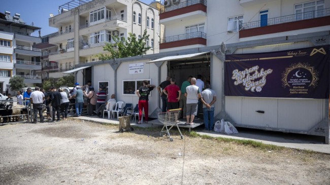 Vatandaşlar, Büyükşehir’le Kurbanlıklarını Hem Sağlıklı Hem Hijyenik Koşullarda Kestirdi