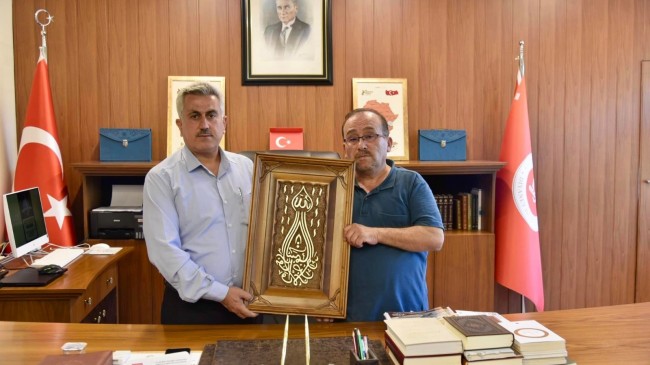 Tarsuslu Devlet Sanatçısı Nezihi Ünal Demirtaş’tan Müftü Akçay’a Ziyaret