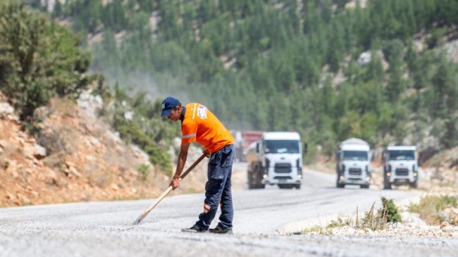 Büyükşehir’in Kırsalda Yol Çalışmaları Devam Ediyor