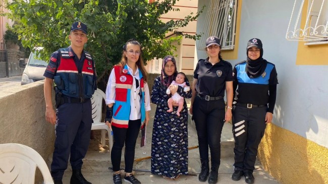 Tarsus Kaymakamlığı’ndan Yeni Doğan Bebeklere Hoş Geldin Ziyareti