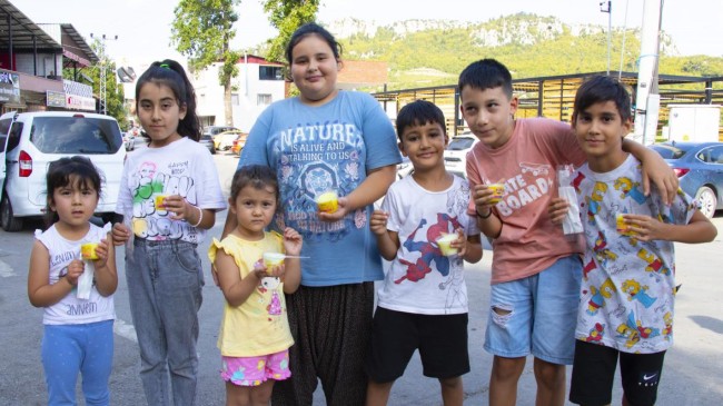 Fındıkpınarı’nda Çocukları Serinleten Sürpriz: Limonlu Dondurma